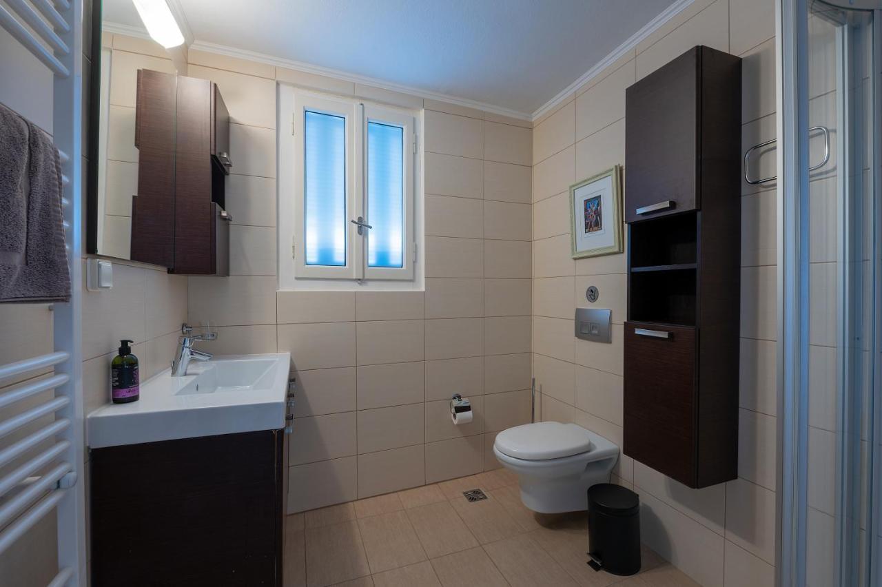 Angelinas Quarters - Kalamata Mediterranean Villas 外观 照片