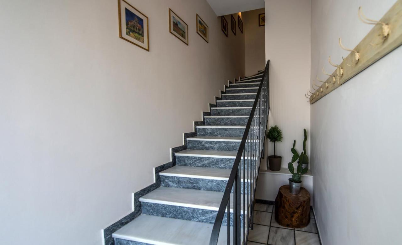 Angelinas Quarters - Kalamata Mediterranean Villas 外观 照片