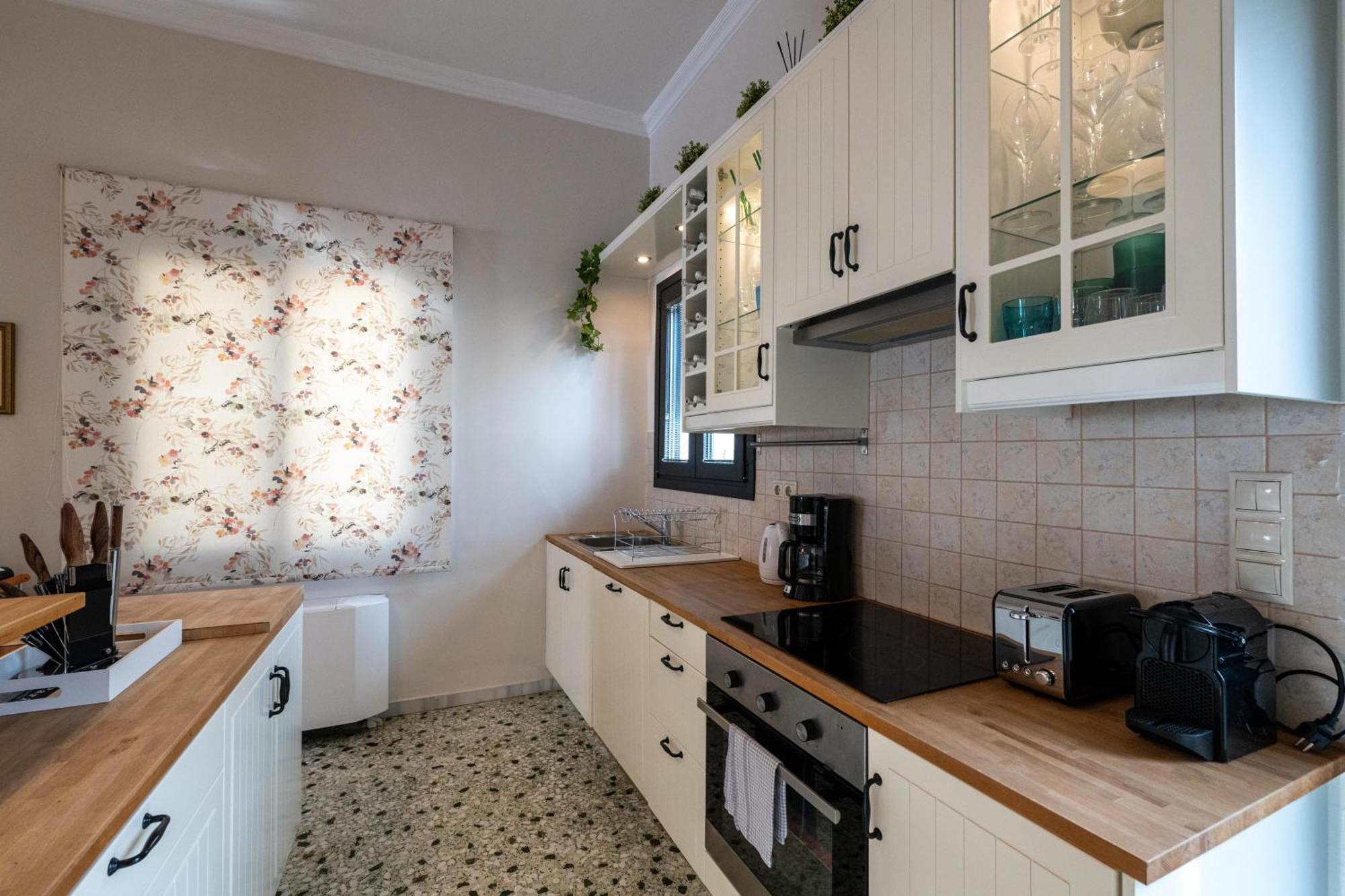 Angelinas Quarters - Kalamata Mediterranean Villas 外观 照片