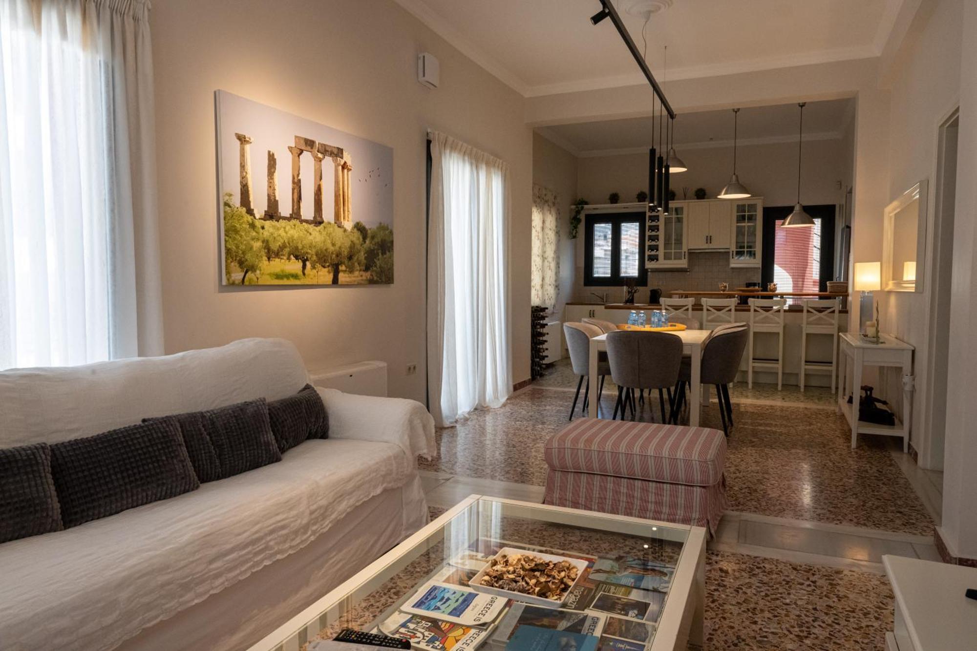 Angelinas Quarters - Kalamata Mediterranean Villas 外观 照片