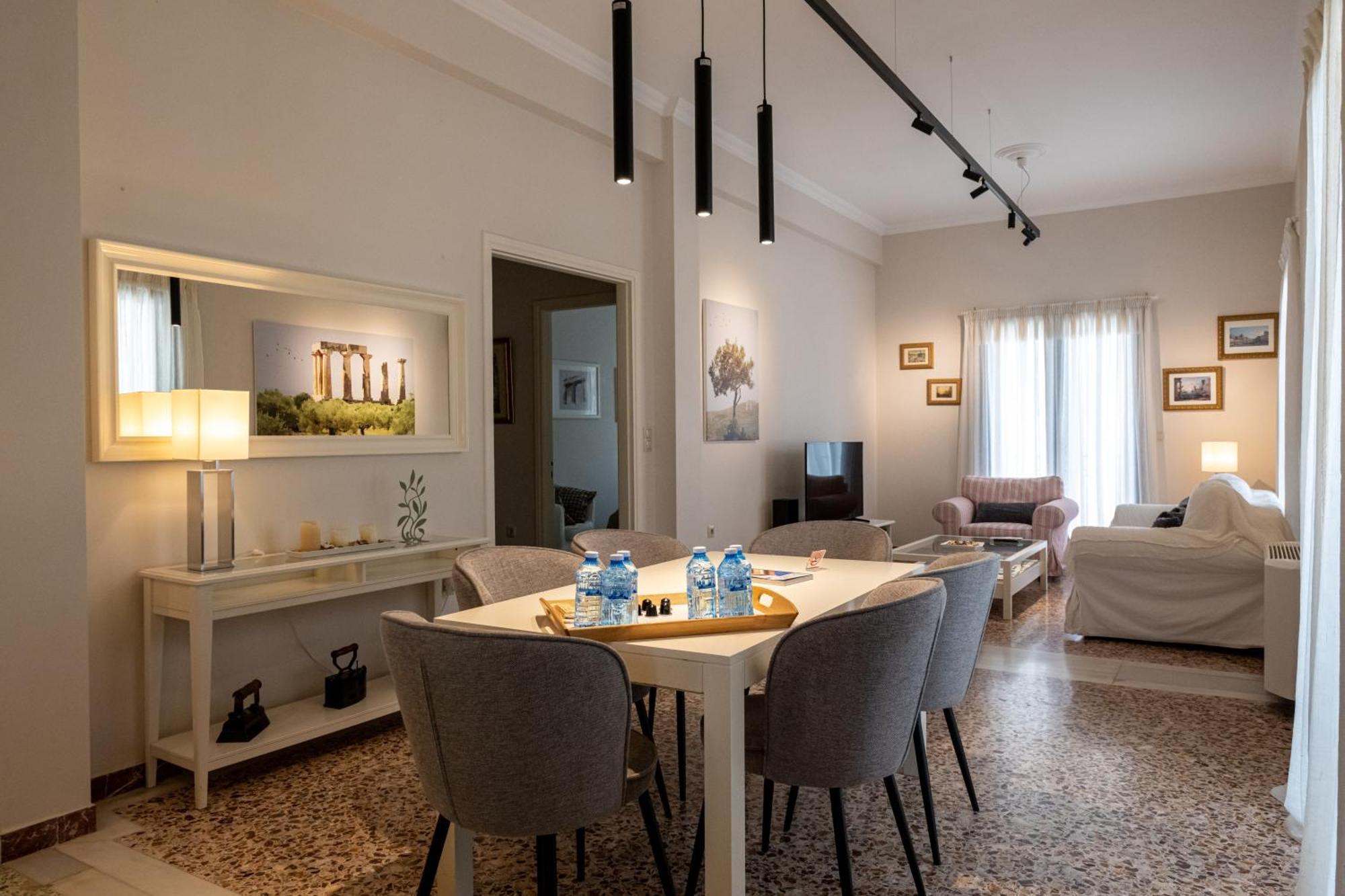 Angelinas Quarters - Kalamata Mediterranean Villas 外观 照片