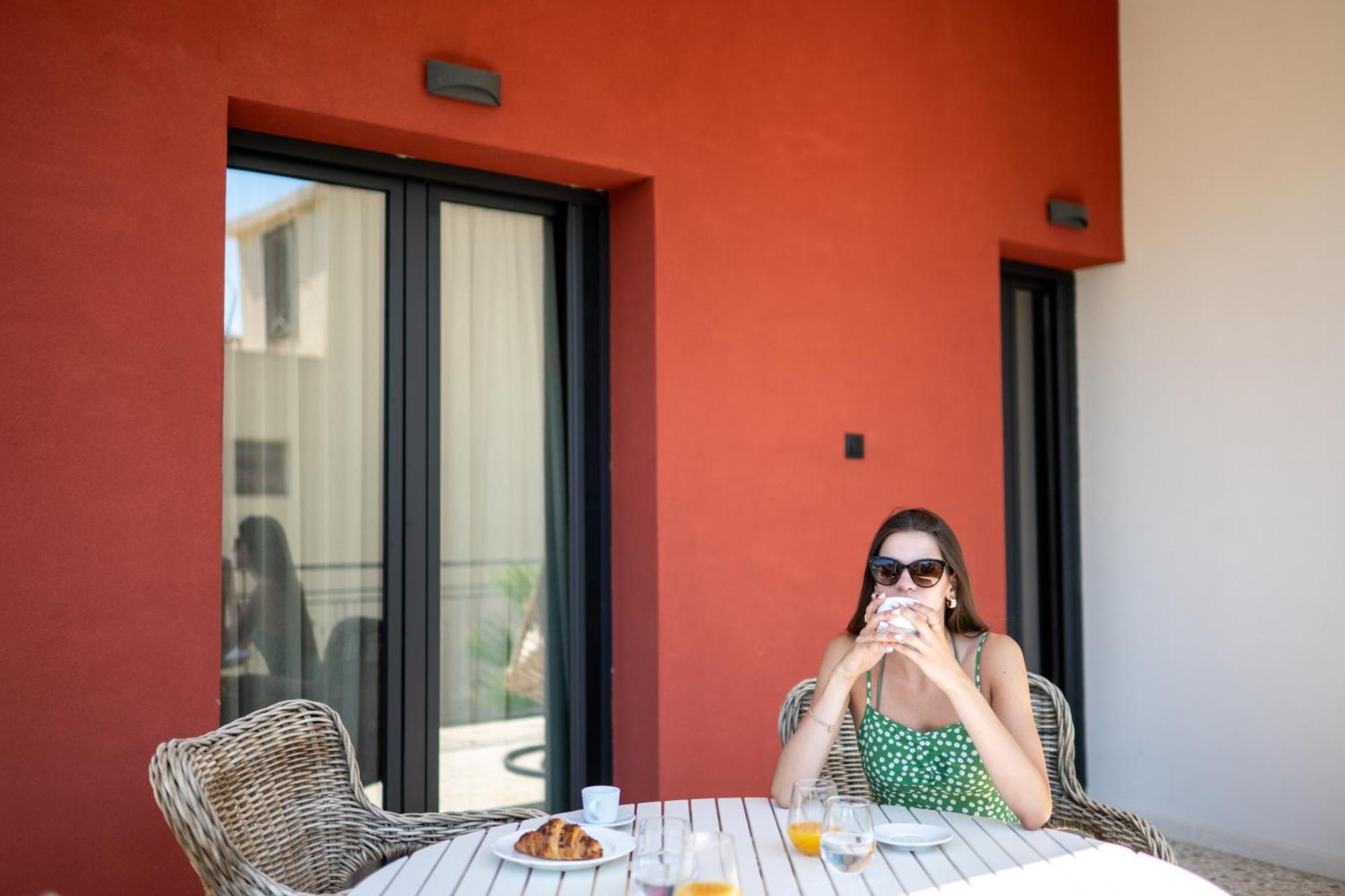 Angelinas Quarters - Kalamata Mediterranean Villas 外观 照片