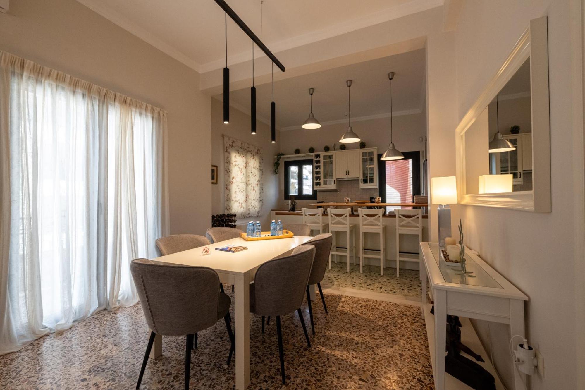 Angelinas Quarters - Kalamata Mediterranean Villas 外观 照片